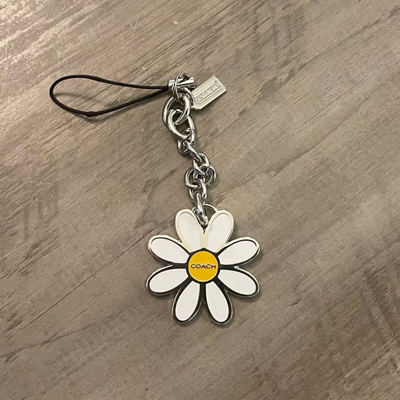 Coach White & Yellow Enamel Daisy Keychain Bag Charm Lanyard - Picture 5 of 5